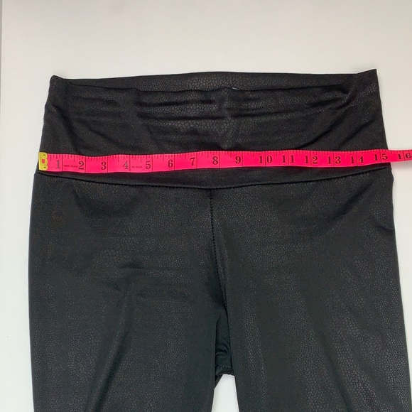 High-rise Python Print Black Leggings in Large - Picture 10 of 12